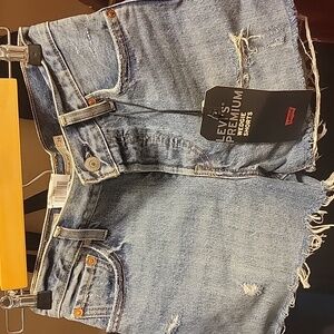 COPY - Levi wedgie shorts